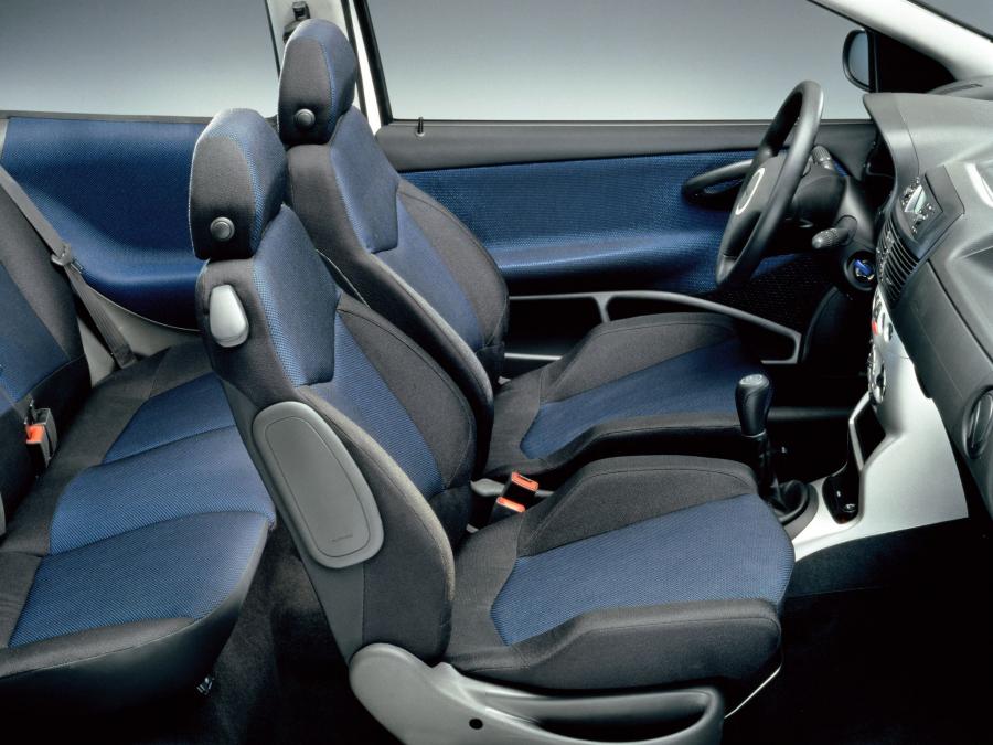 Интерьер Fiat Punto Sporting (188) 1999 года  (WW) (фото 4 из 10)